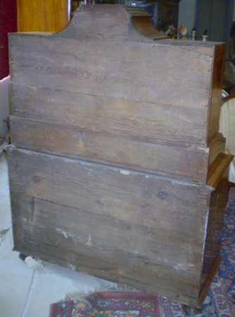 orechová dyha, intarzovaný, 18.st., Lastronato noce, intarsciato,700´, Misure:170x68x132, Prezzo:15.000,-EUR